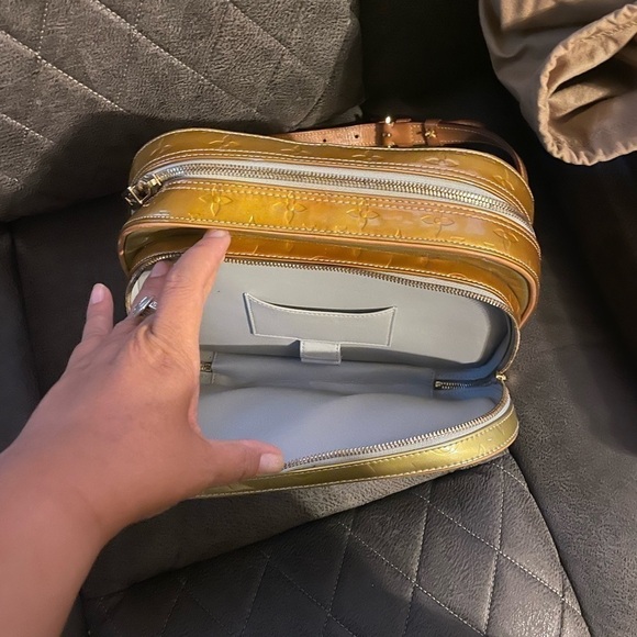 Authentic LV Vernis Monogram Backpack Two Tone main image 8